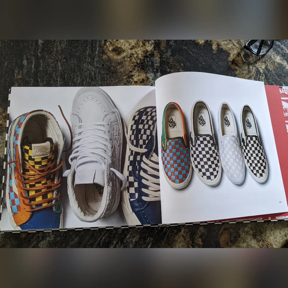 Vans "Off the Wall" Hard cover Book - used - good condition - Picture 5 of 10